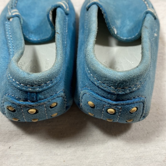 Tod’s Junior baby blue genuine Italian suede  “driving” moccasin unisex loafers - Picture 2 of 9